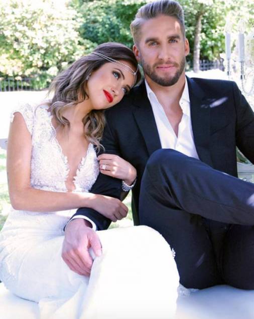 kaitlyn-bristowe-shawn-booth-engagement-pic-instagram__opt
