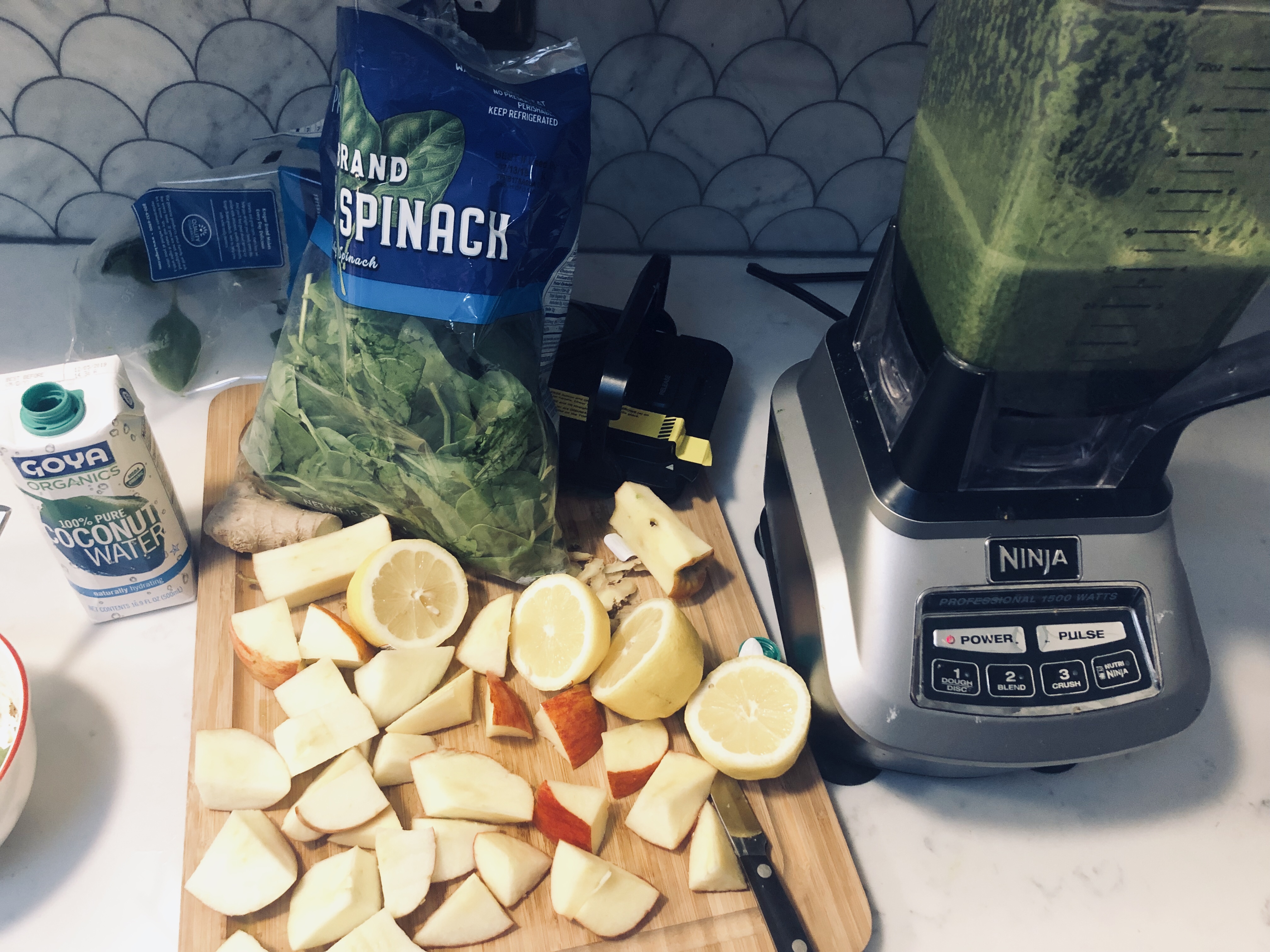 A Green Juice Recipe That Doesn't Taste Like A Trash Can | It's Fine I'm Fine Blog